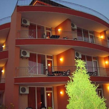 Family Hotel Deja Vu Ravda Bagian luar foto