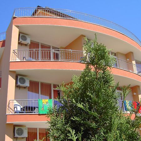 Family Hotel Deja Vu Ravda Bagian luar foto