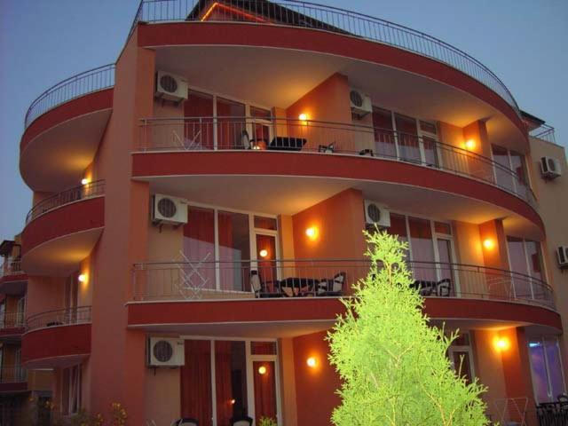 Family Hotel Deja Vu Ravda Bagian luar foto