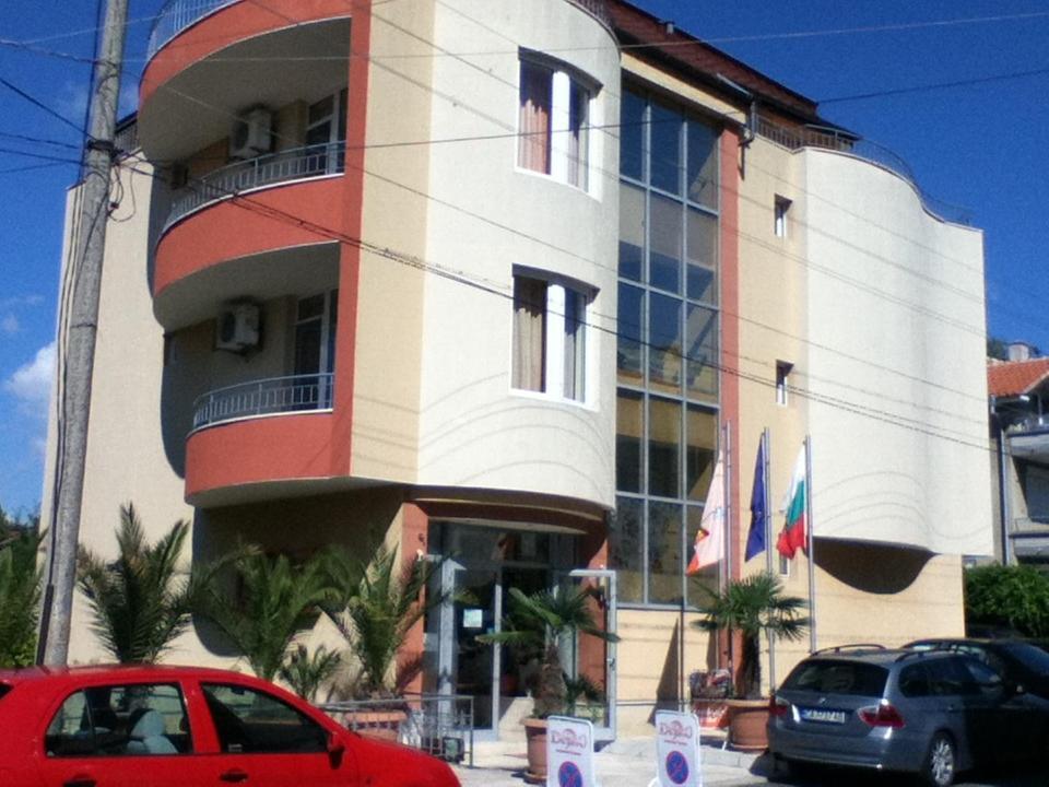 Family Hotel Deja Vu Ravda Bagian luar foto